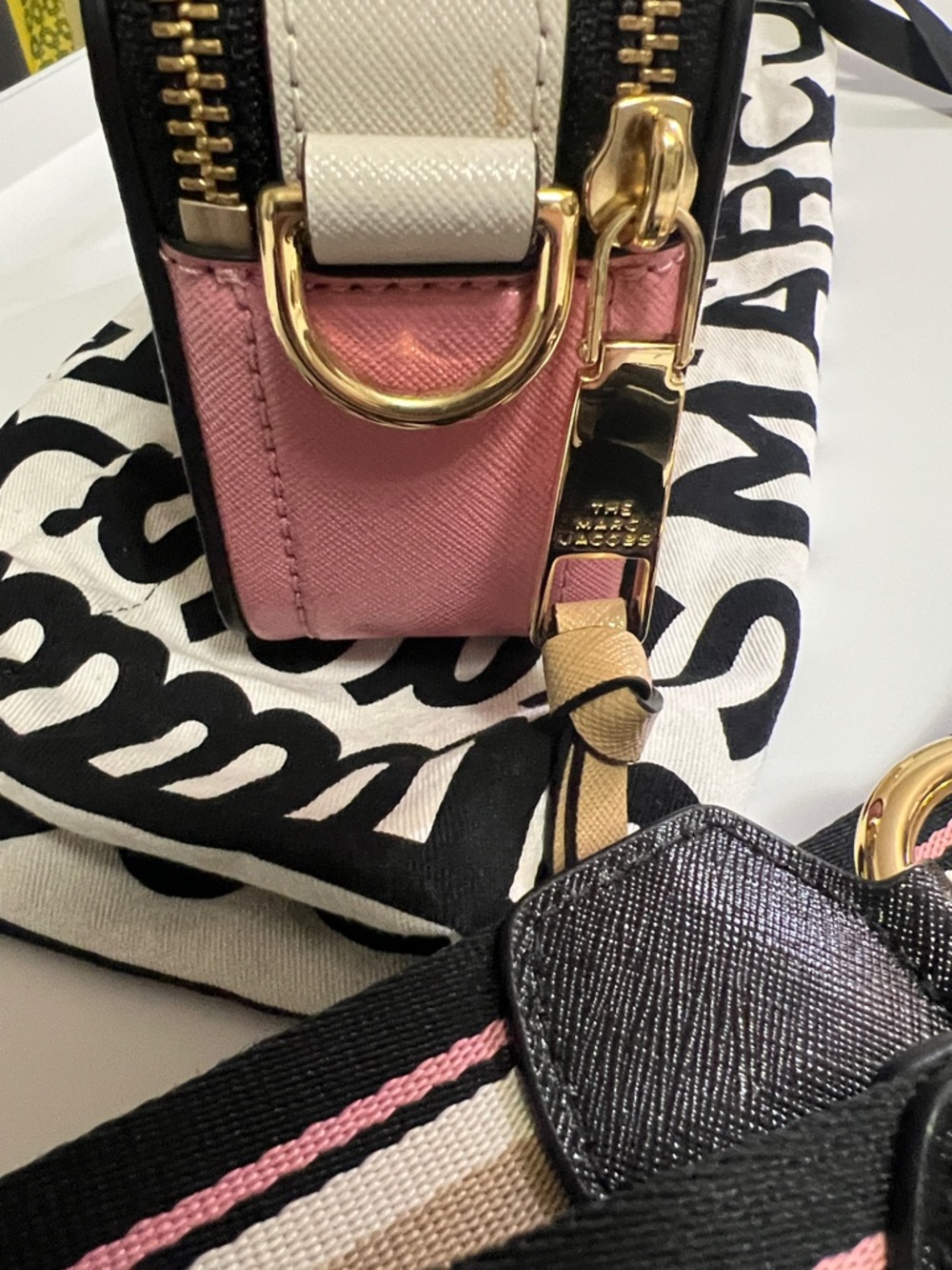 Marc Jacobs Beige and Pink Snapshot Leather Crossbody with Gold Hardware - Picture 6 of 10